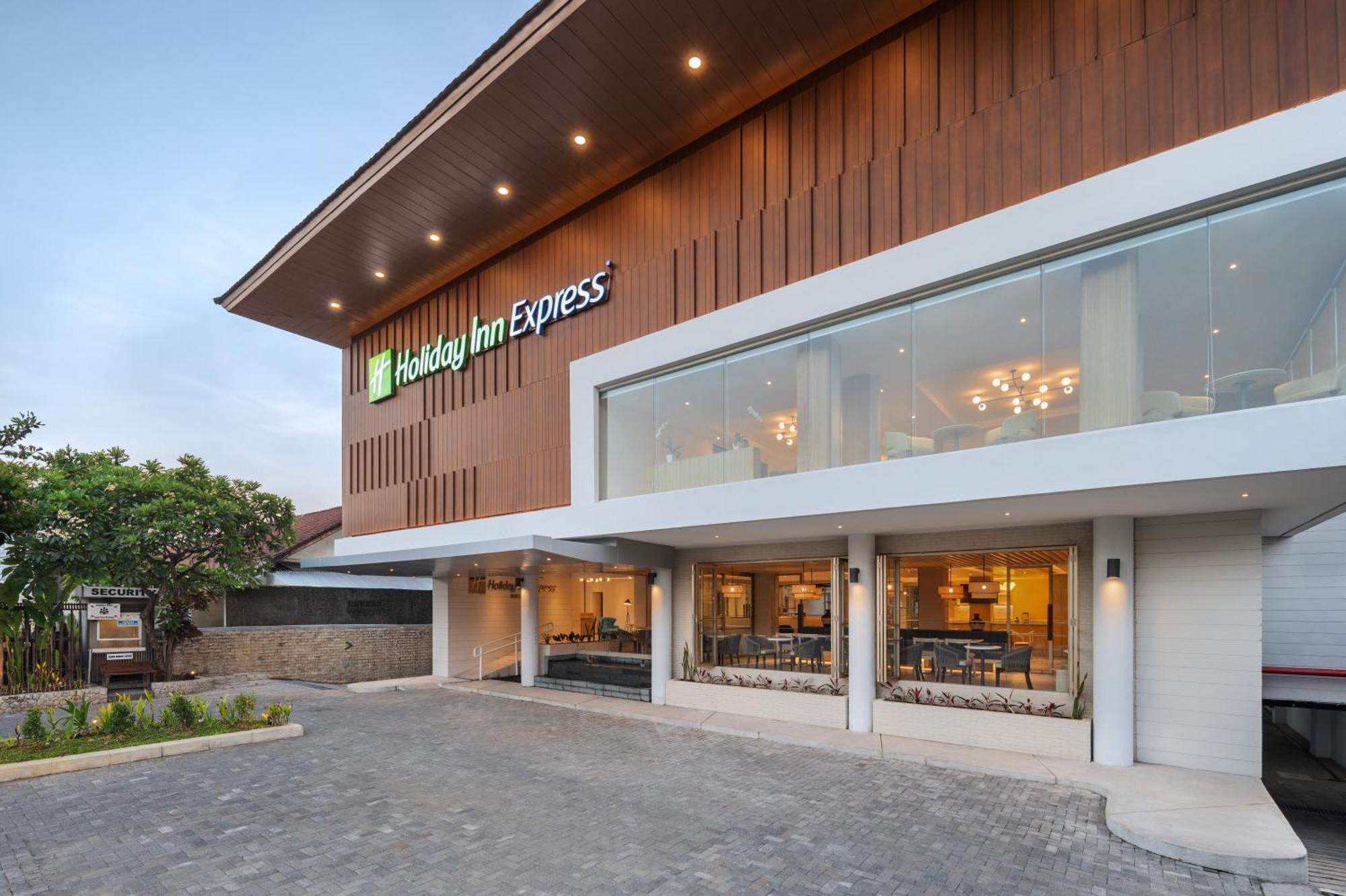 קוטה לומבוק Holiday Inn Express Bali Sunset Road By Ihg מראה חיצוני תמונה